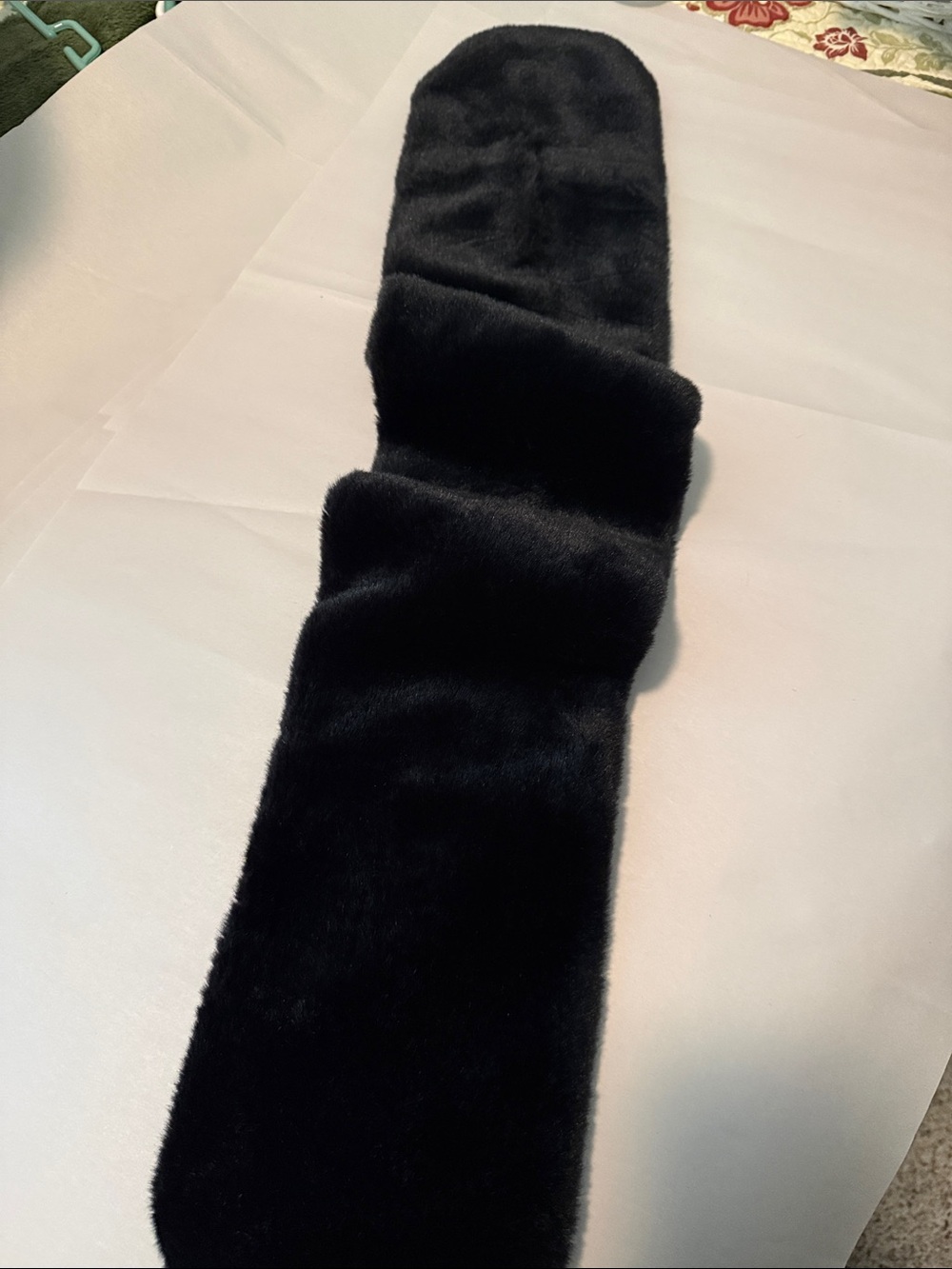 Black Faux Fur Collar- Elegant Winter Accessory - Picture 3 of 3